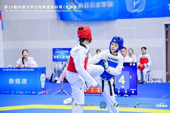 刘奕君竞技比赛照片